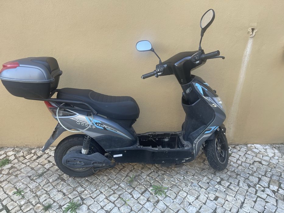 Moto eletrica TWO usada