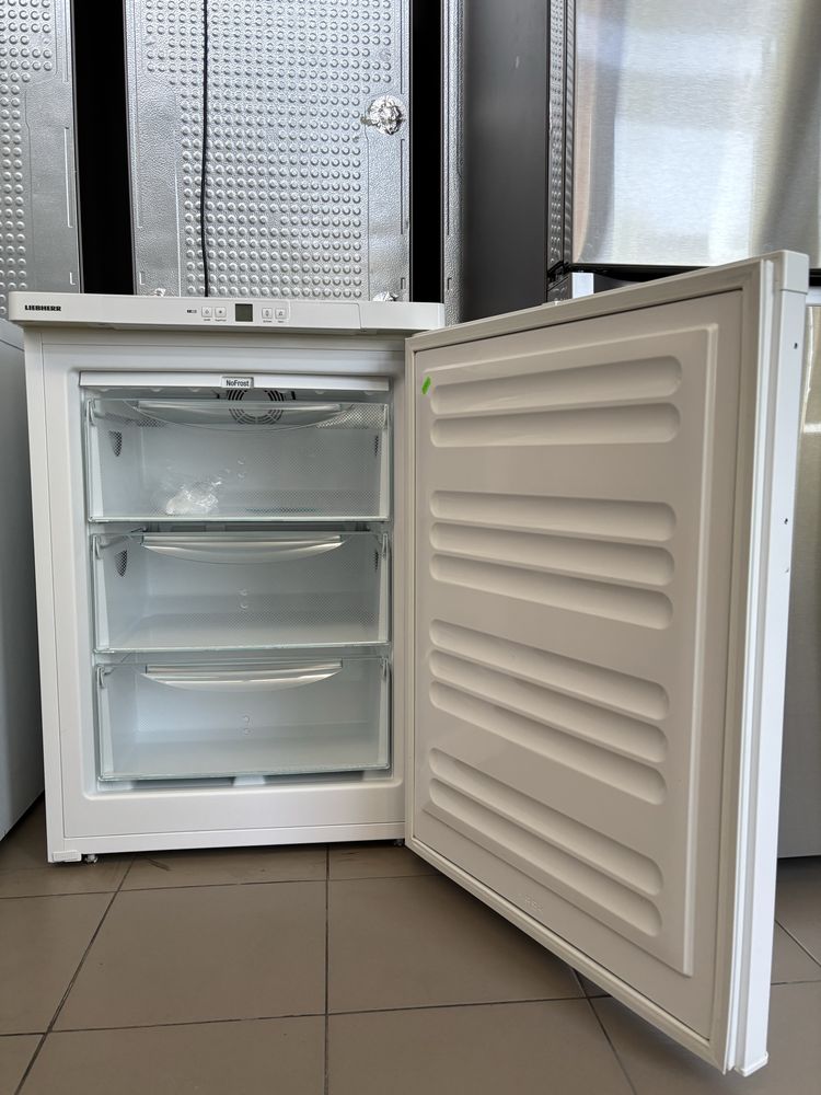 Морозильна камера Liebher GNP 1066  85см.