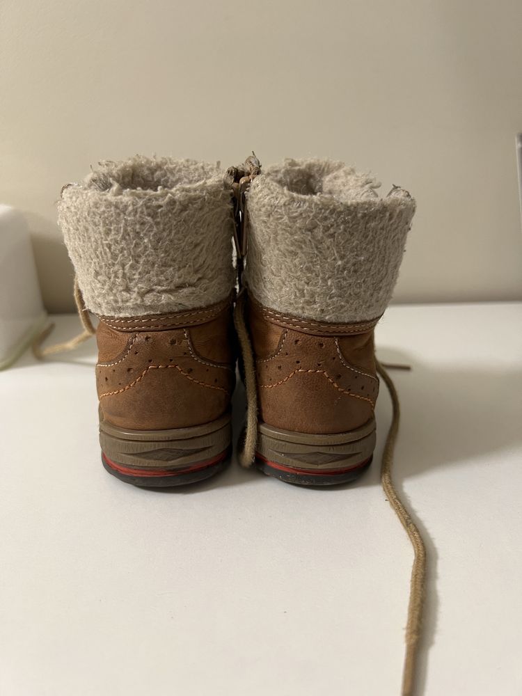 Buty trzewiki wiązane jesienne zimowe Lasocki ocieplane 21