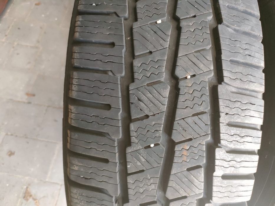 215/60r17C  Michelin Agilis Alpin
