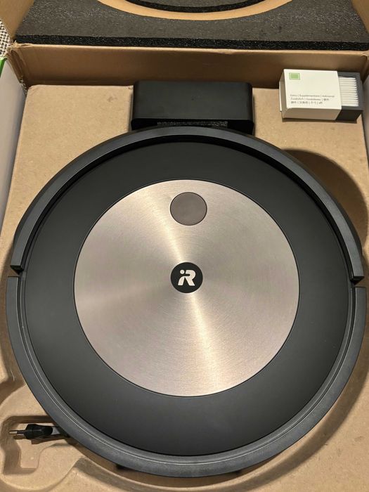 Aspirador Robô IROBOT Roomba J7 Grafite