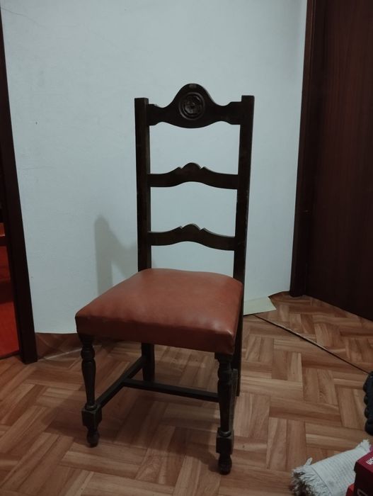 Cadeiras (podem ser vendidas em separado)