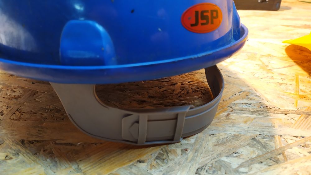 Kask ochronny, ochrona głowy