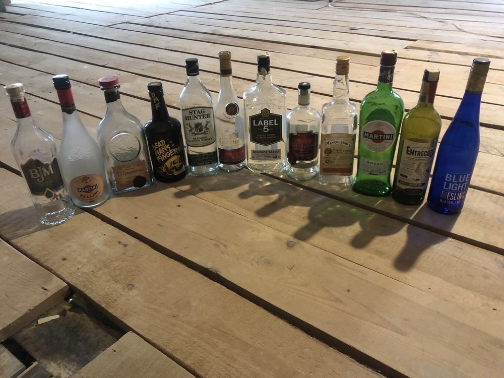 Продам пустые бутылки для коллекции