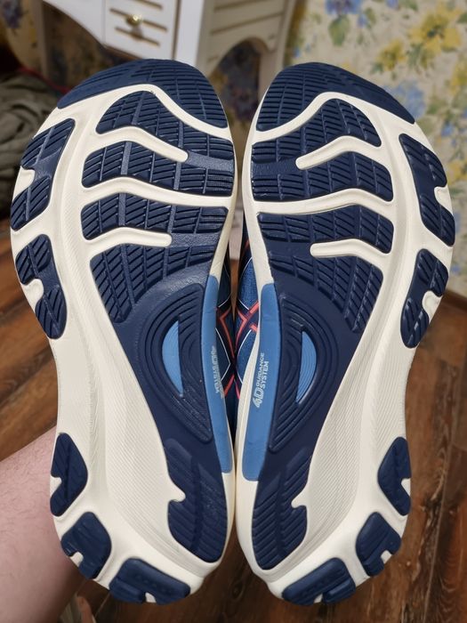 Оригінал 100% чоловічі кросівки asics gel kayano 32  euro 45