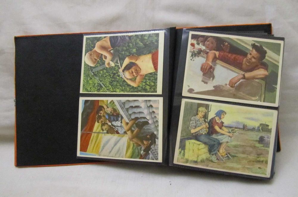 Альбом старих рідкісних листівок.