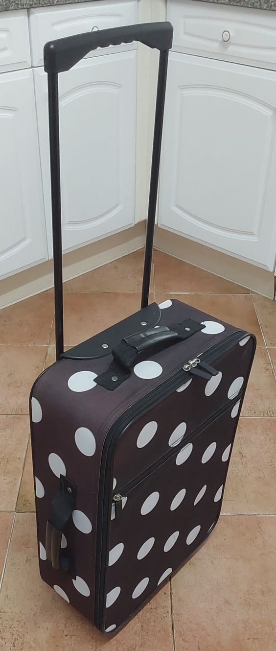 MALA DE VIAGEM DE CABINE. Casa, Férias, Quarto,Sala,Arrumação,Passeio.