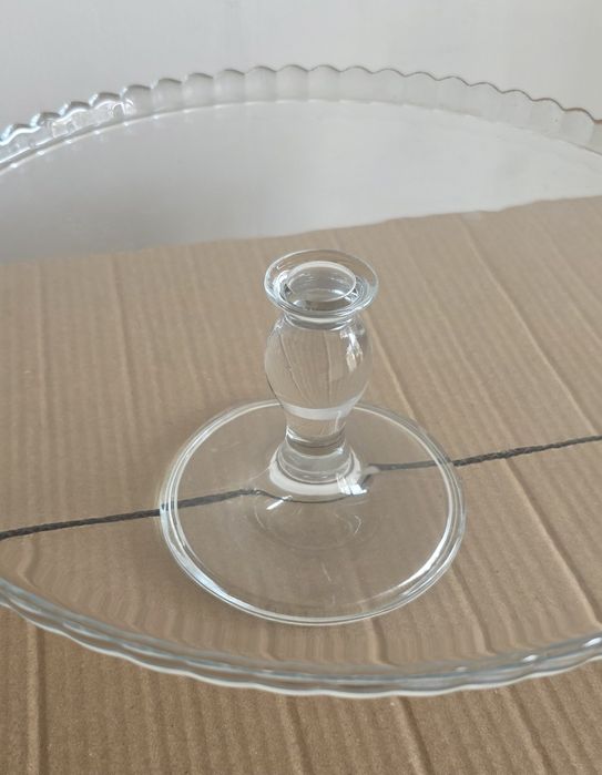 Prato em vidro para bolos