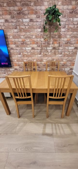 Stół rozkładany plus 4 krzesła