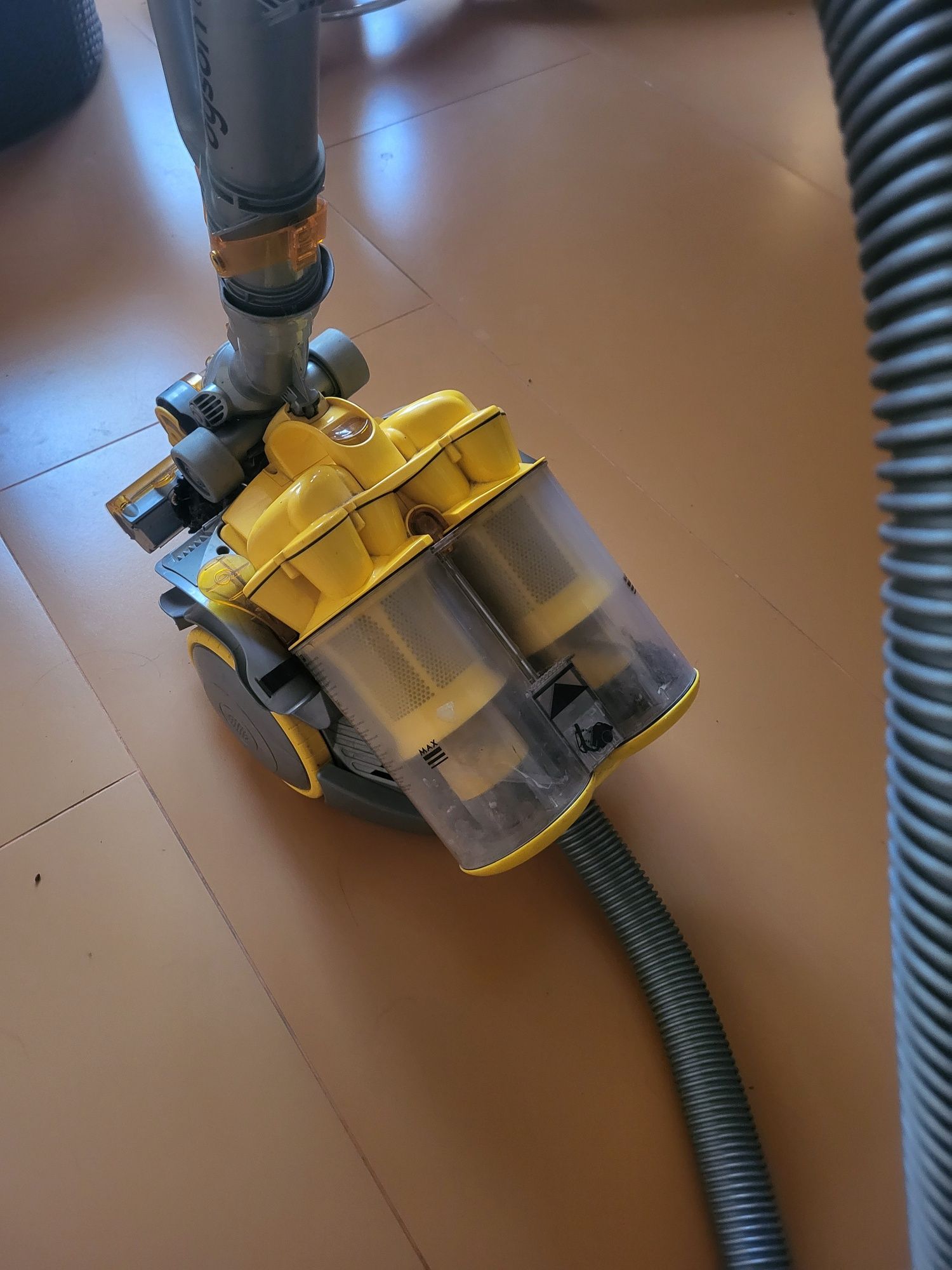 Пылесос Dyson.  Оригинал.