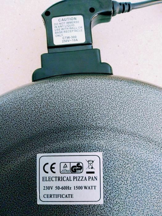 Paelheira elétrica  e prato  com revestimento antiaderente preto nova