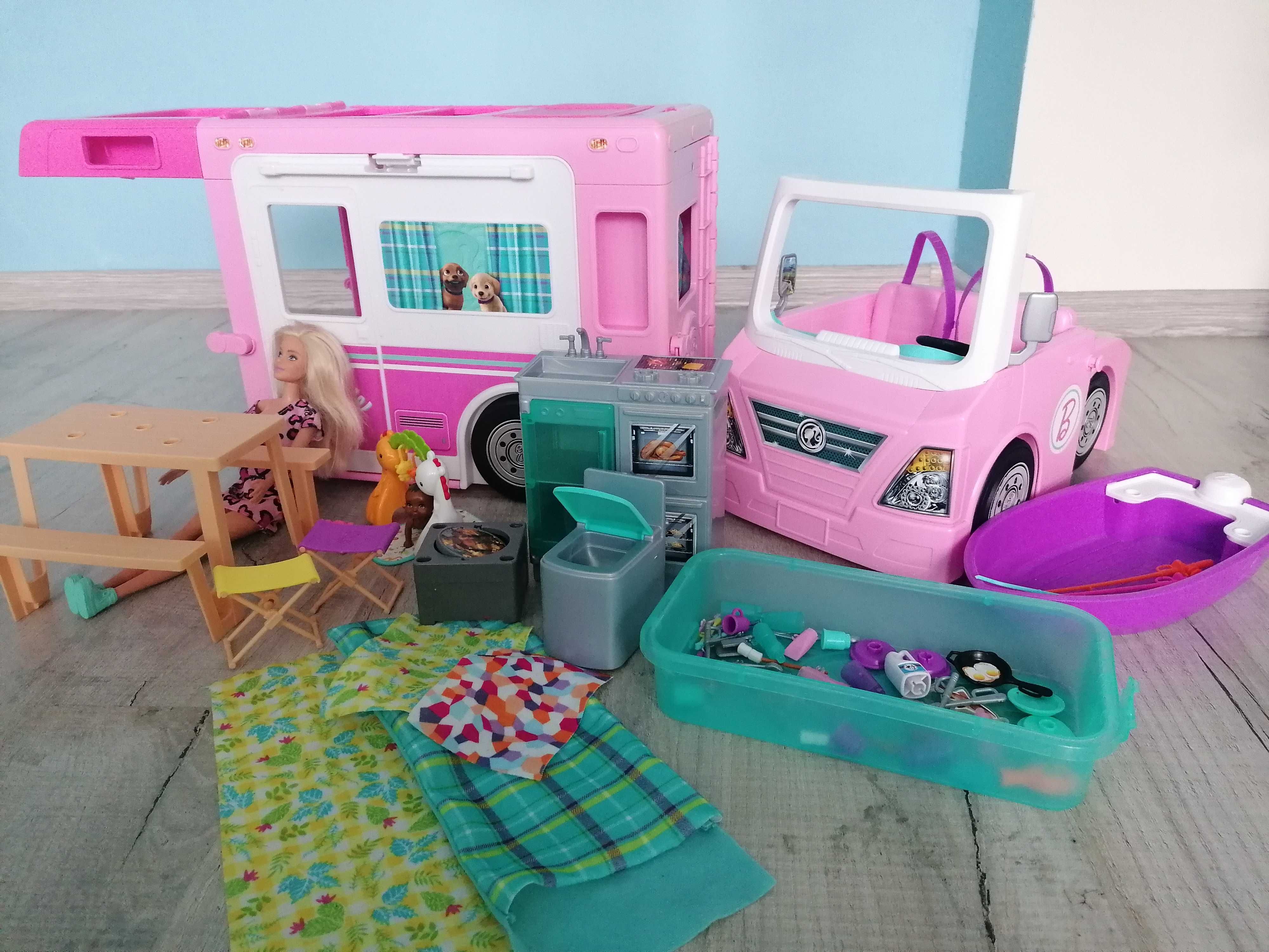 Kamper Barbie plus akcesoria