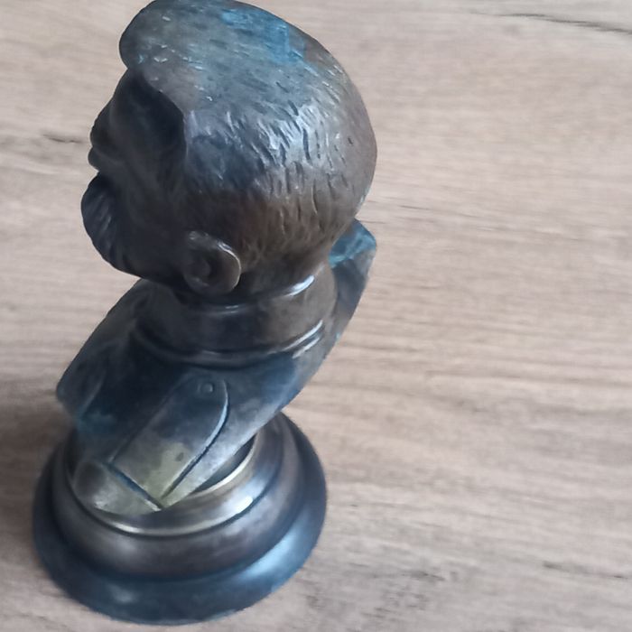 Popiersie Józefa Piłsudskiego sygnowane brąz