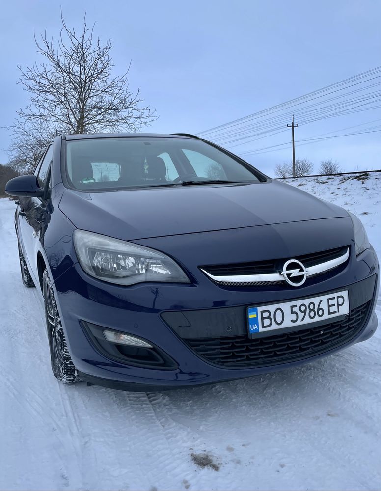 Opel Astra 2013 рік