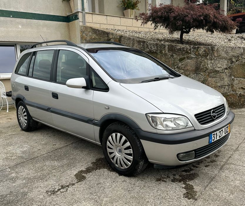 Vendo : Opel Zafira 2001