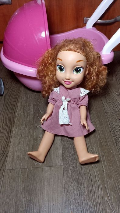 Коляска с куклой и пупсом