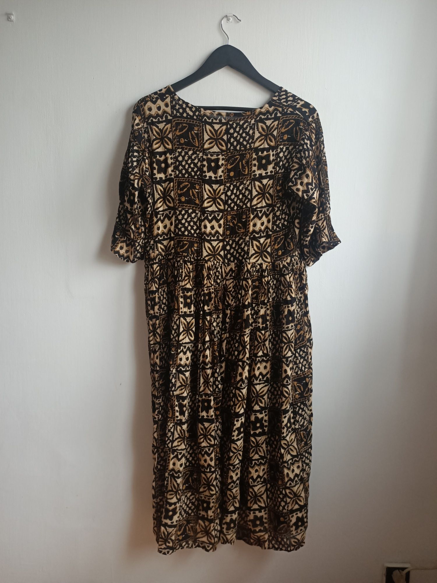 Sukienka we wzory kwiaty brązowa vintage midi 3/4 za kolano PRL lato