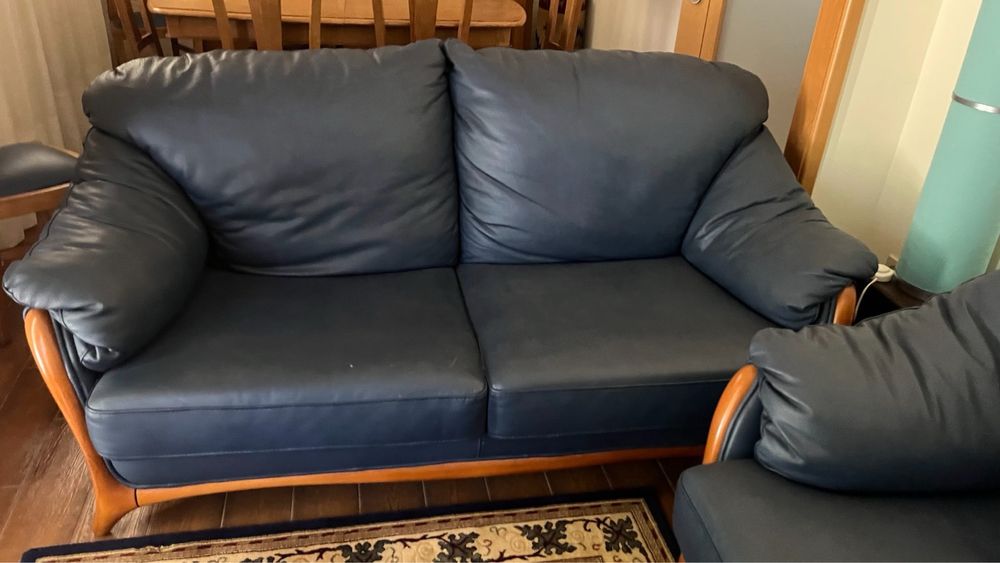 Sofás em couro em boa qualidade