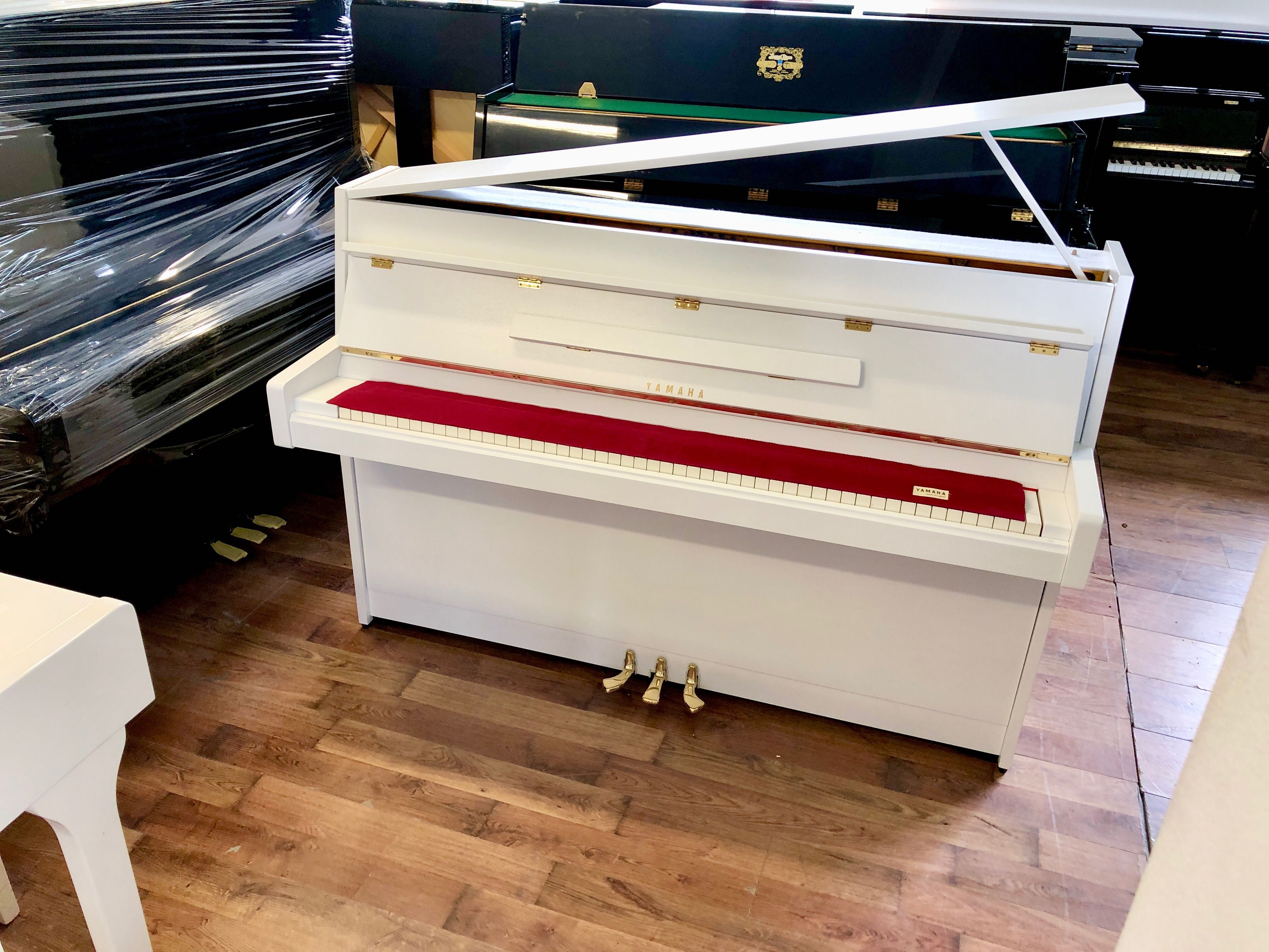 Pianino yamaha biale All  Inclusive