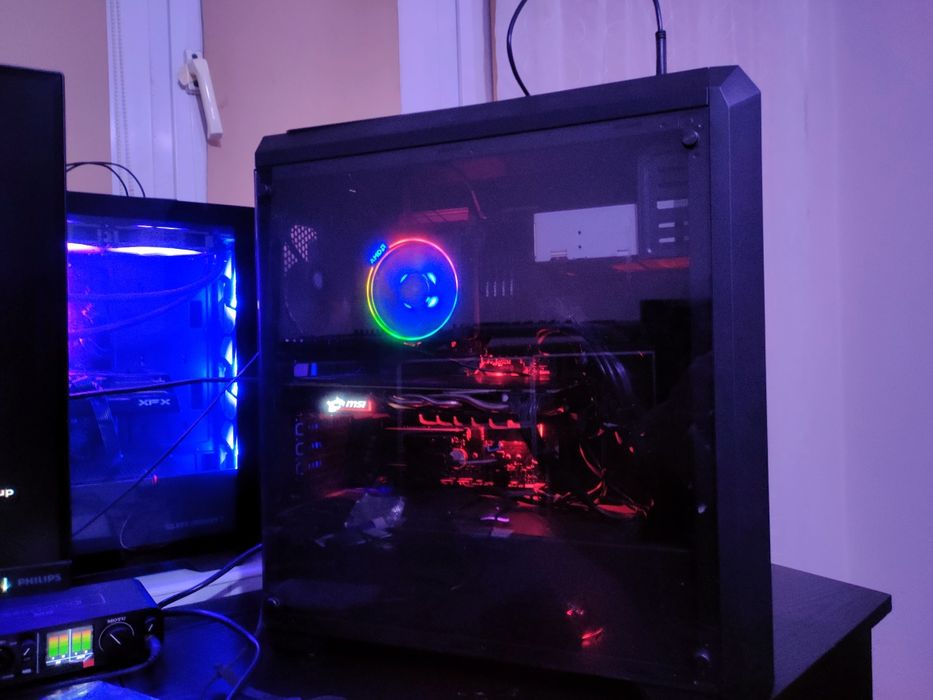 Komputer Ryzen 7 3700X, GTX 1070, 32 GB RAM, SSD + HDD