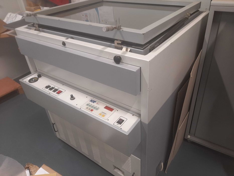 Prensa de chapas offset, insolação.