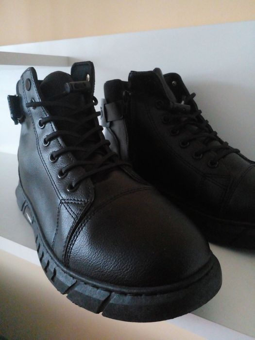 Нові чоловічі черевики