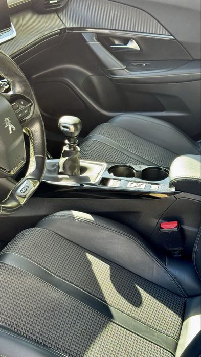 Peugeot 2008 GTLine 1.2 130cv de 2020 otimo estado