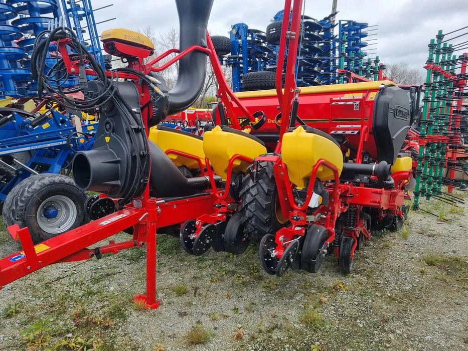 Väderstad Tempo TPF 8  Vaderstad Tempo TPF 8 fan nowy