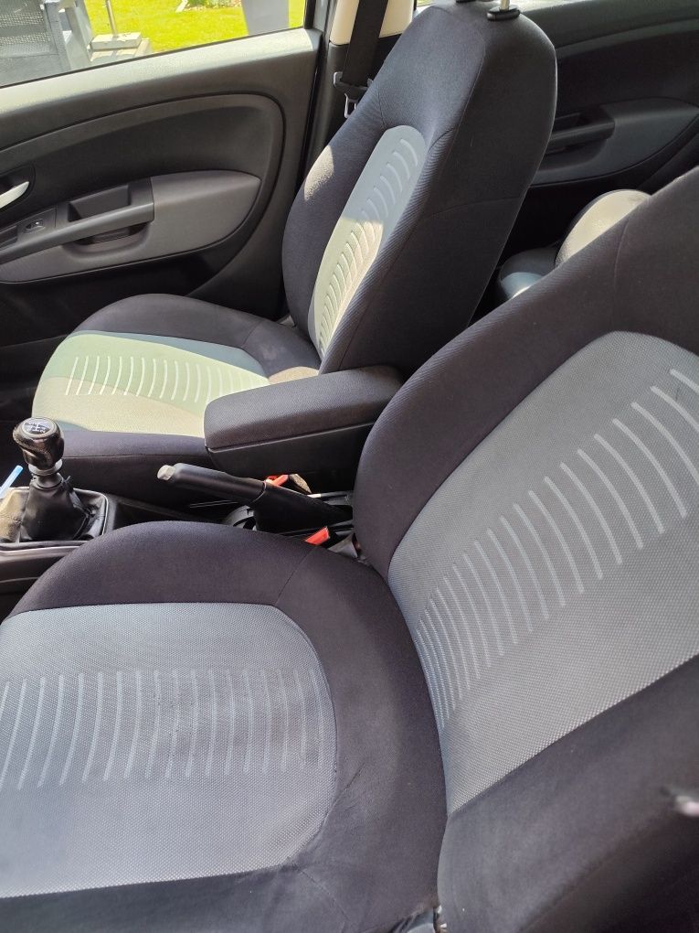 Fiat Grande Punto 1.4 131 tyś km.Klima