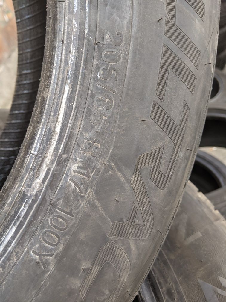 205/65R17 Vredestein 22рік  комплект