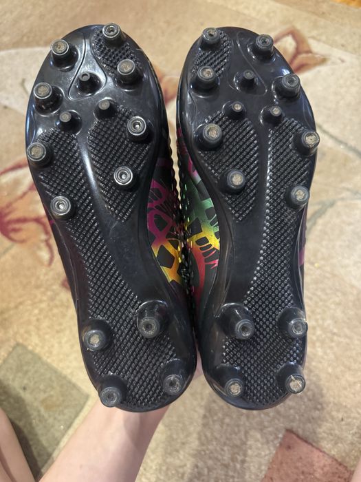 Футбольні бутси, кросівки adidas