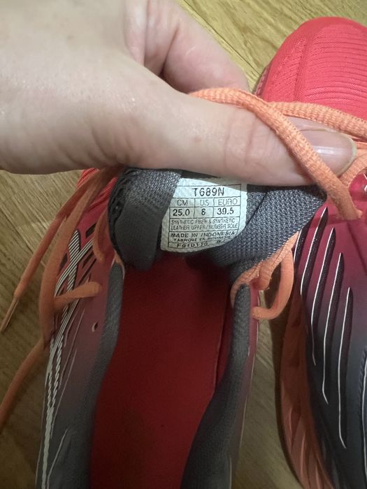 Asics кросовки 39,5 размер для бега и отдыха