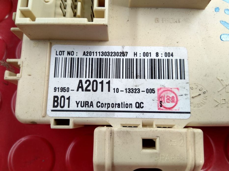 Caixa dos Fusíveis / BSI / UCH / SAM - 91950-A2011- KIA CEE'D (JD)