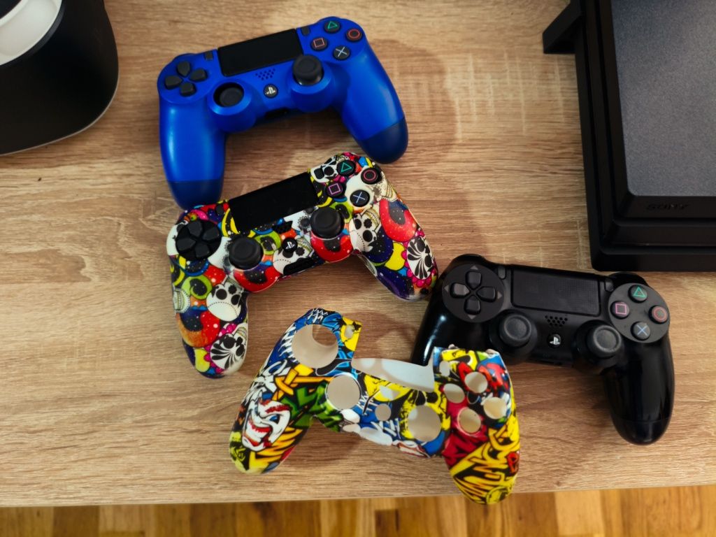 Sprzedam konsole PS4 Pro 3TB + google VR V2 + Gry i 3 pady