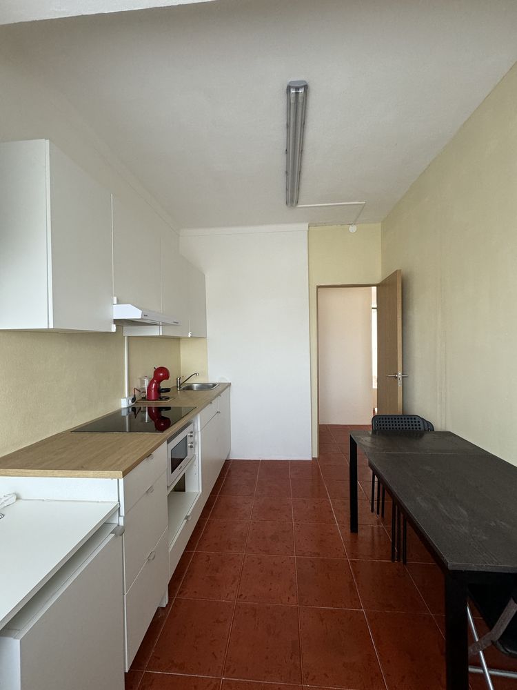 Apartamento T1 + 1 com 60m2 junto ao Lidl Santa Clara renovado