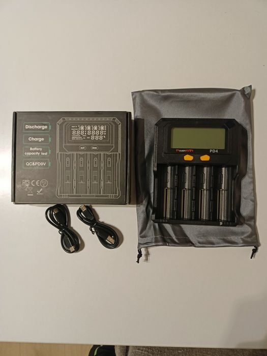 Зарядний пристрій для батарейок та акамуляторів. З функціею розряду.