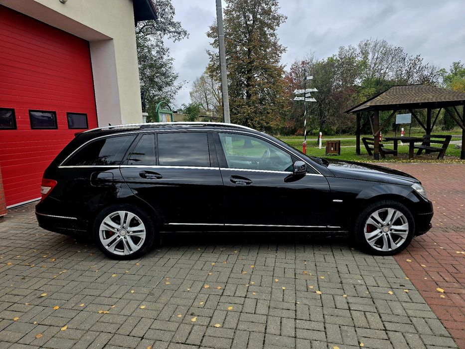 Zamiana Mercedes C Class Avangarda AutomatSzyberDachXenonNaviSkoryAlu!