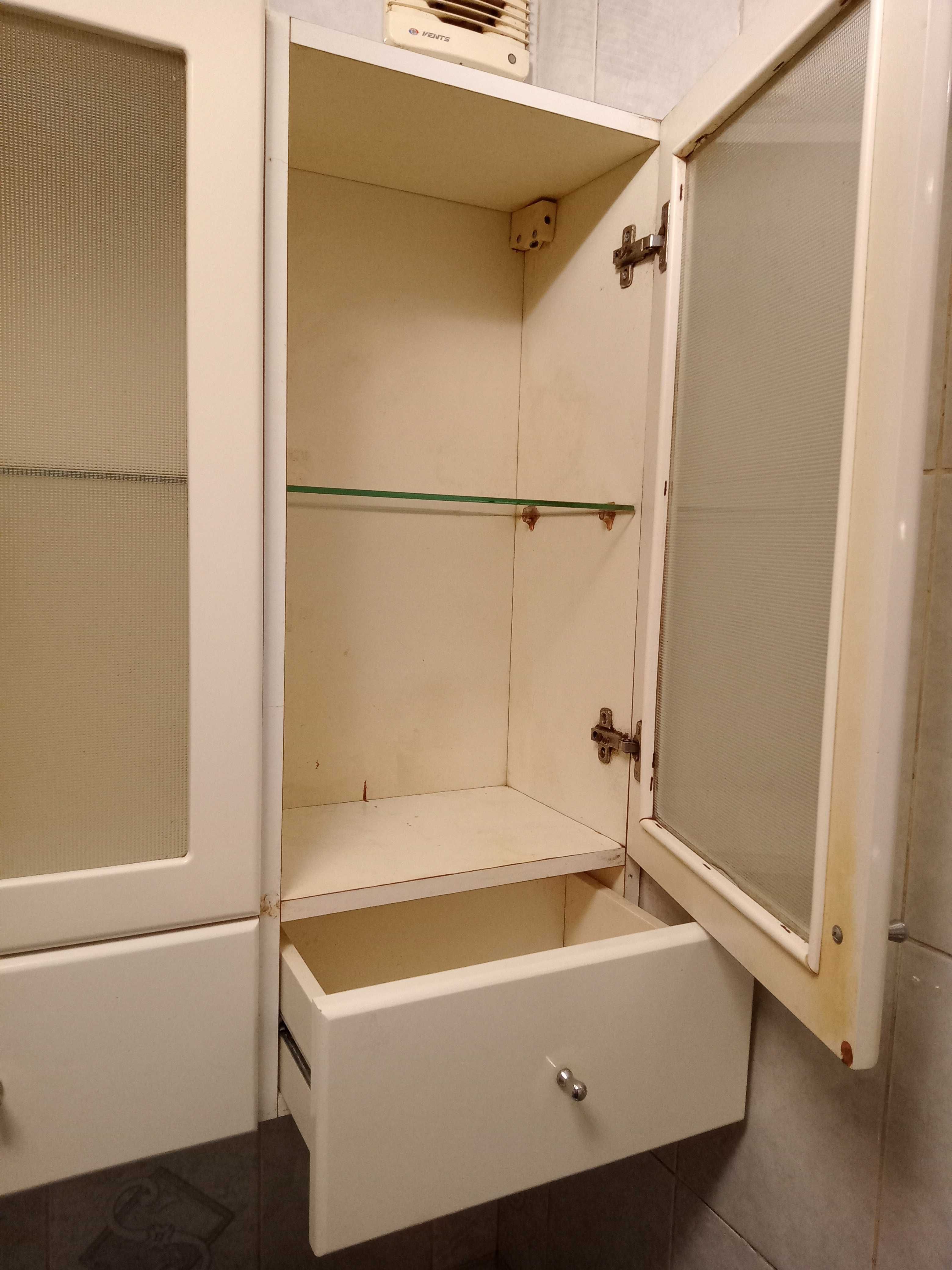 Шкафчики навісні у ванну кімнату