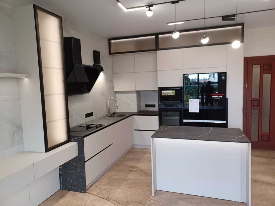 Кухні на замовлення. Сучасний дизайн. Люба складність!