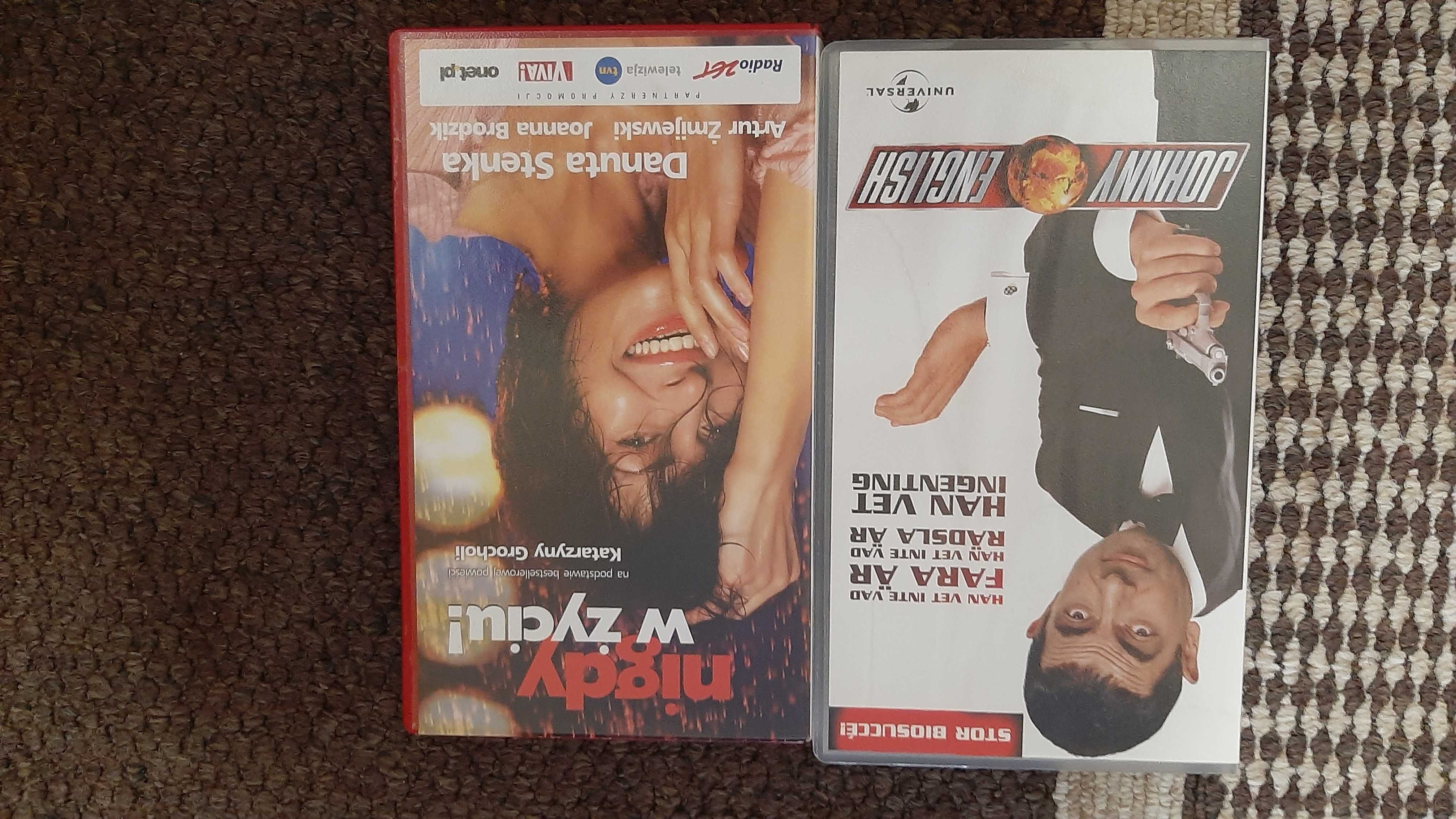 Film VHS nigdy w życiu i johnny english