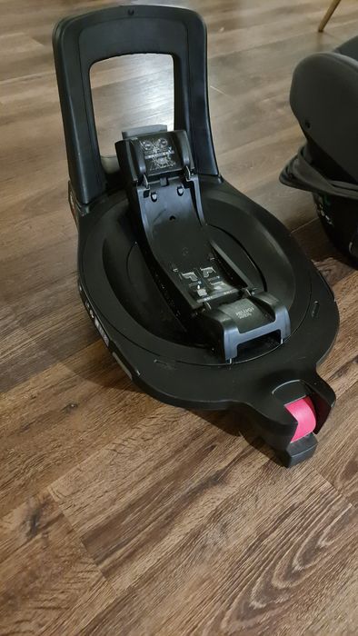 Fotelik BABY-SAFE iSENSE firmy Britax Römer
Od urodzenia - 15 miesięcy