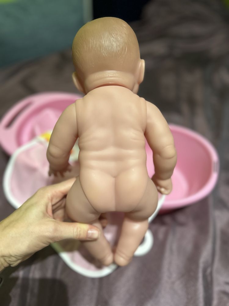 Lalka bobas do kąpieli, wanienka i akcesoria, ubranka Berenguer 33 cm