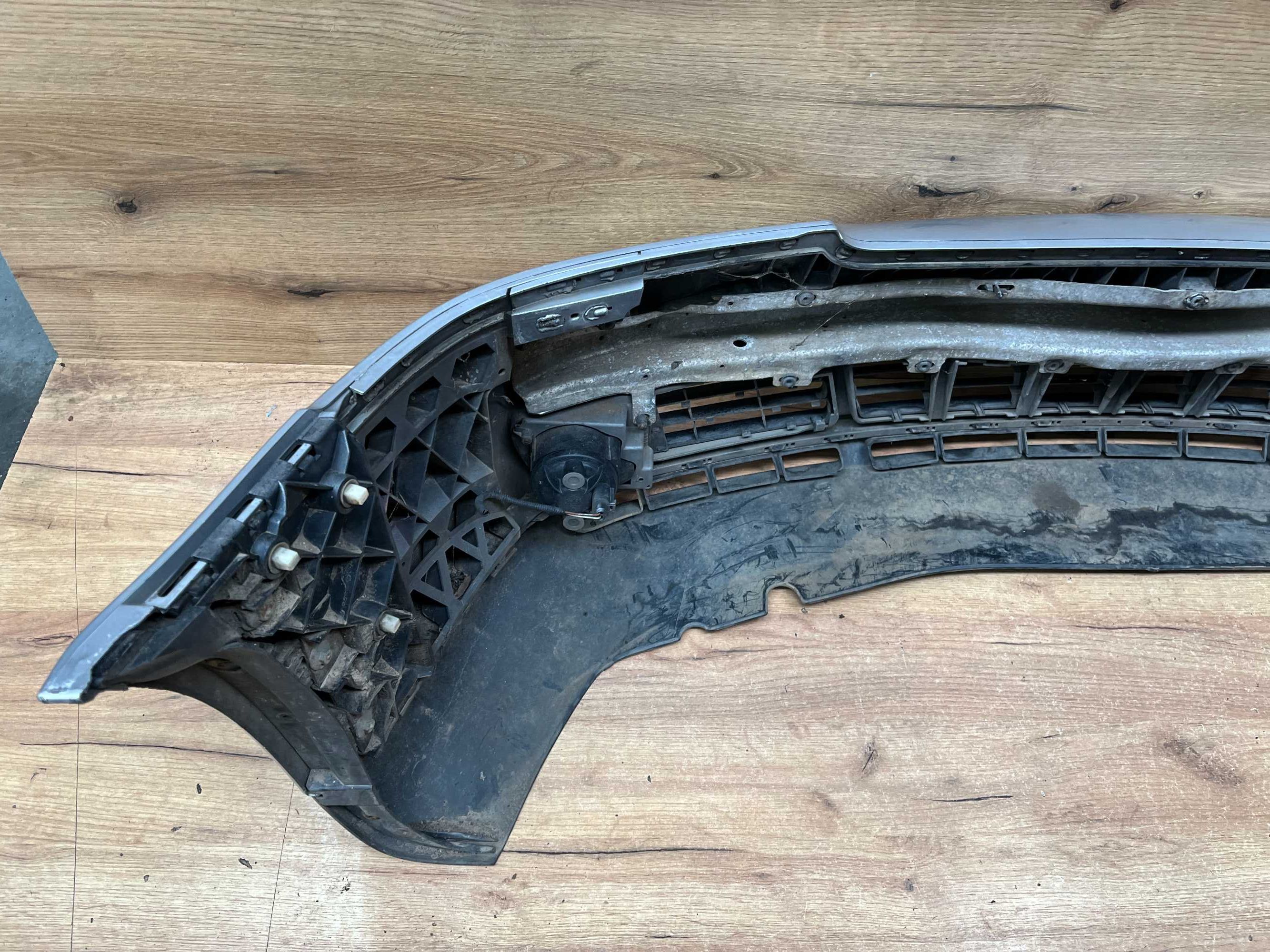 Zderzak przedni Audi A4 B5 lift kolor ly7w