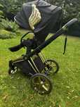 Wózek Cybex by Jeremy Scott złote skrzydła