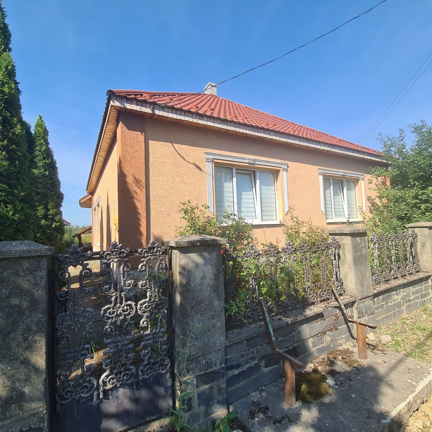 Продається будинок в с.Бене.