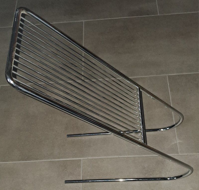Gazetnik chromowany ze stali nierdzewnej stylowy stojak premium