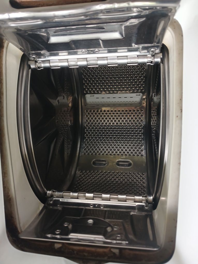 Пральна Ariston AVTL 109. Двигун інвертоний