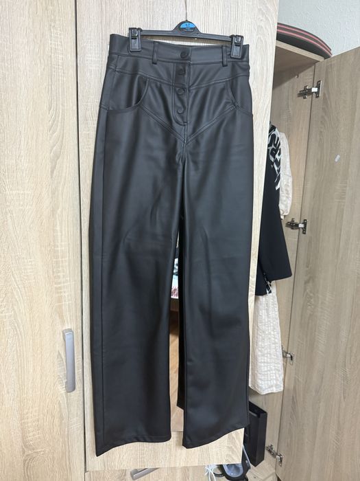 Шкіряні брюки жіночі