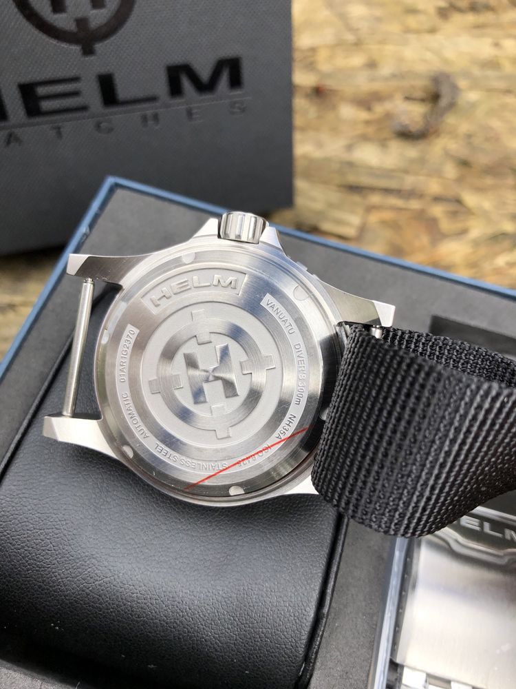 Zegarek Helm Vanuatu automat diver czarny WR300m