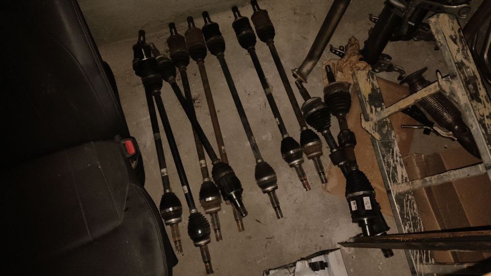 Привод полуось задні шрус граната правий лівий передній Toyota Venza